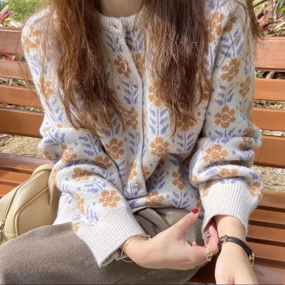 Sweater cardigan flower knit button blue cream gray  khaki long sleeve - Picture 5 of 10